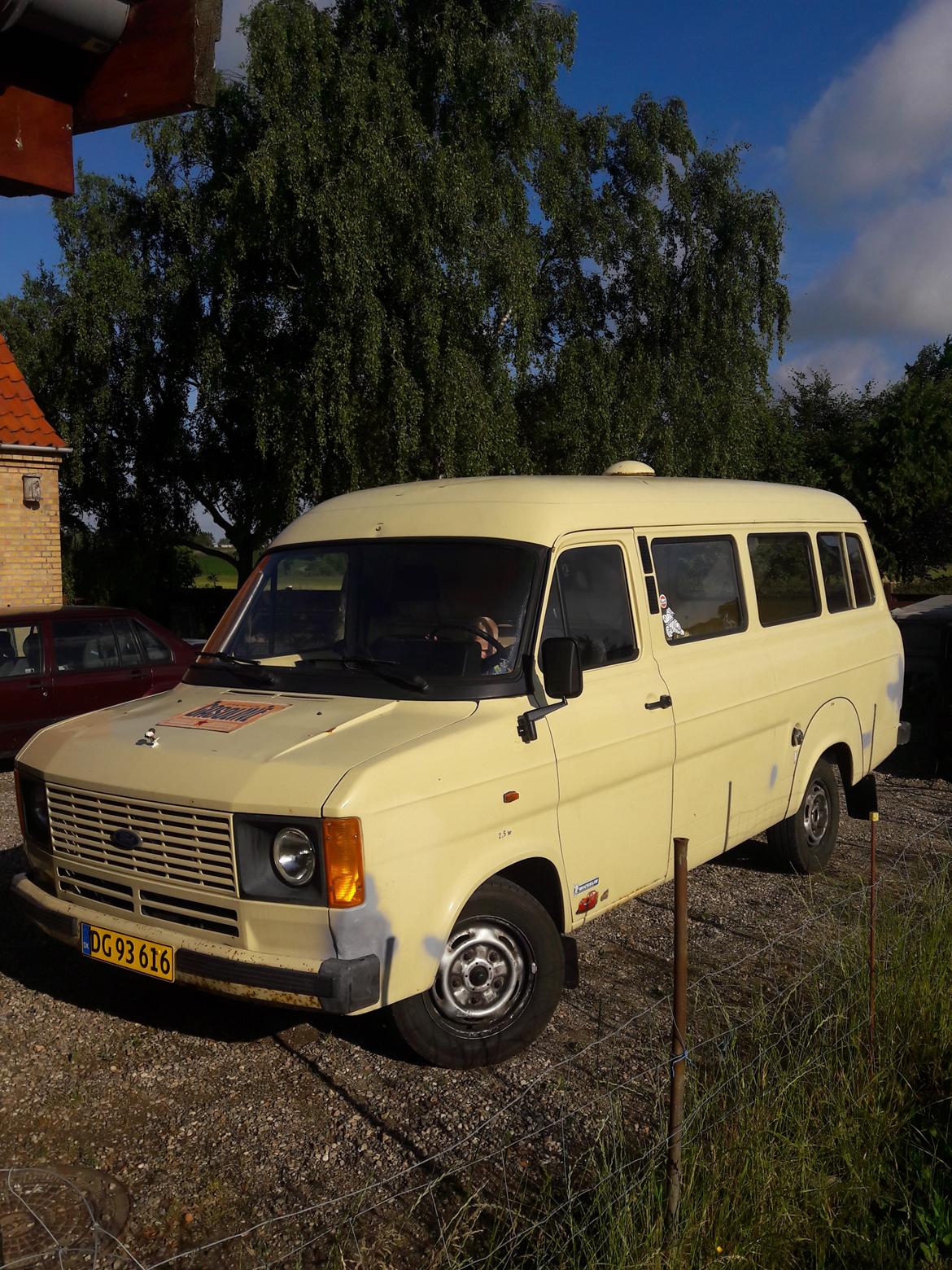 Ford Transit 100L Ambulance mk2  billede 1