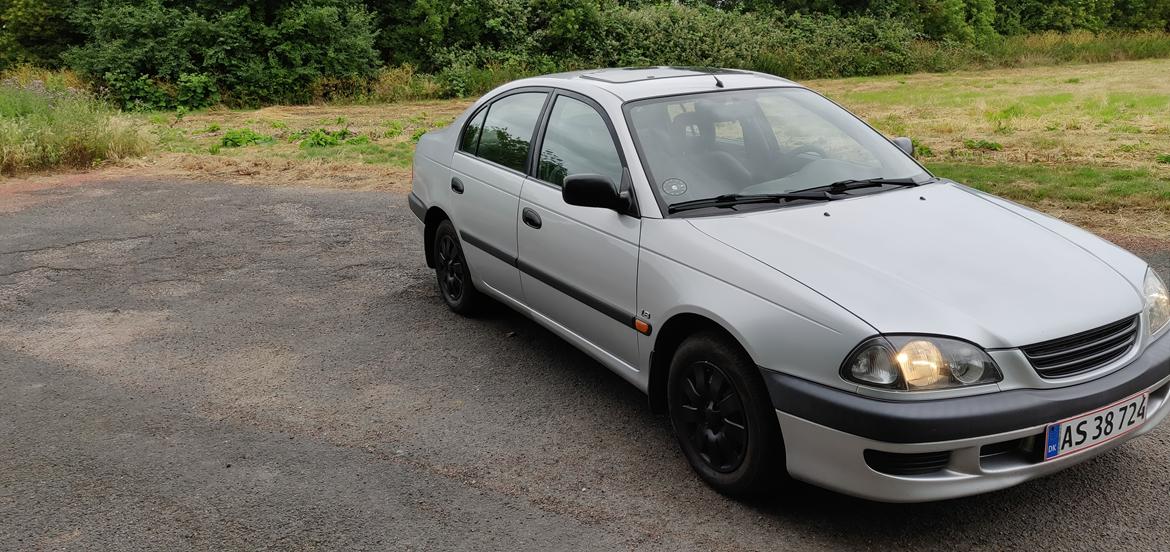 Toyota Avensis 1,8 Terra  billede 3