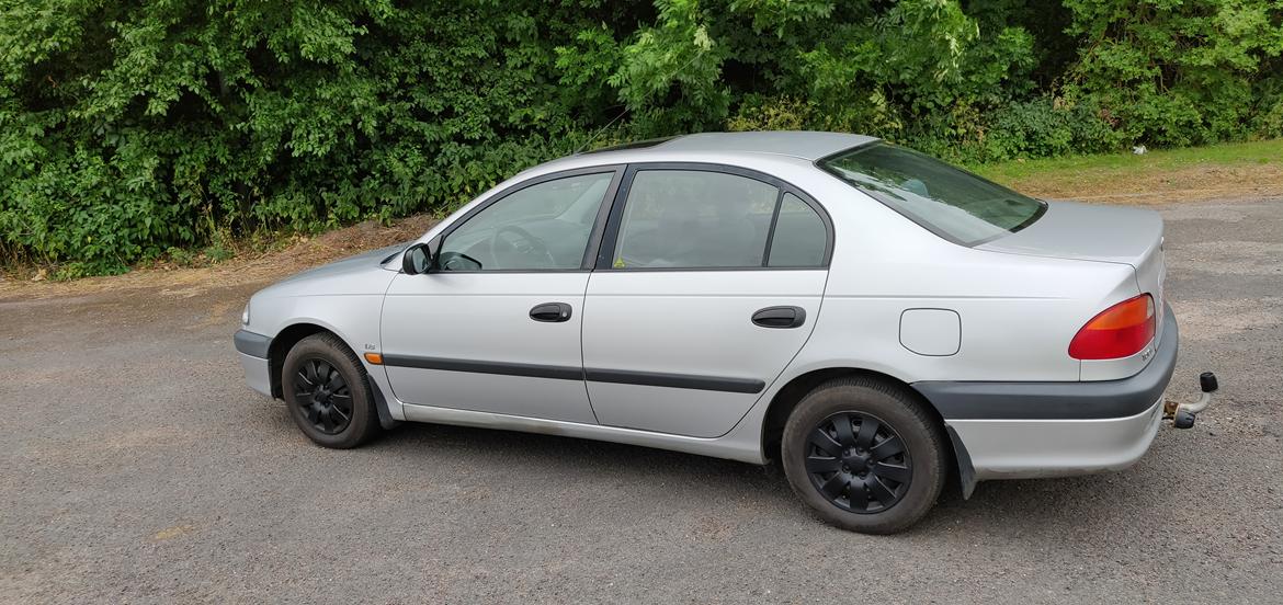 Toyota Avensis 1,8 Terra  billede 9