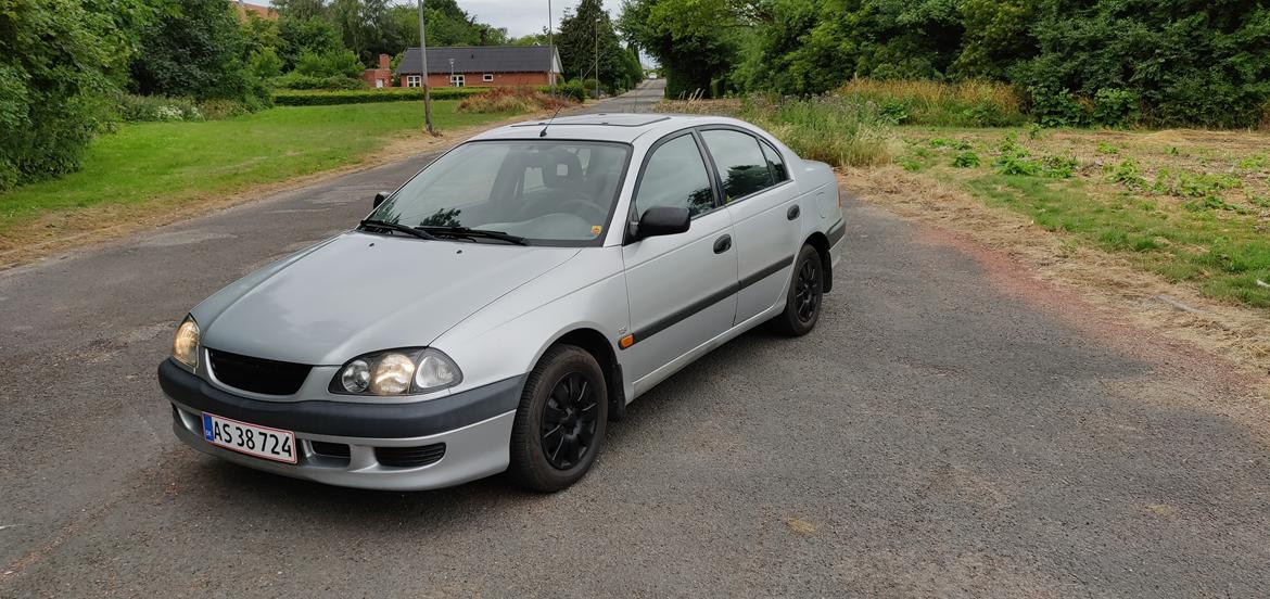 Toyota Avensis 1,8 Terra  billede 2