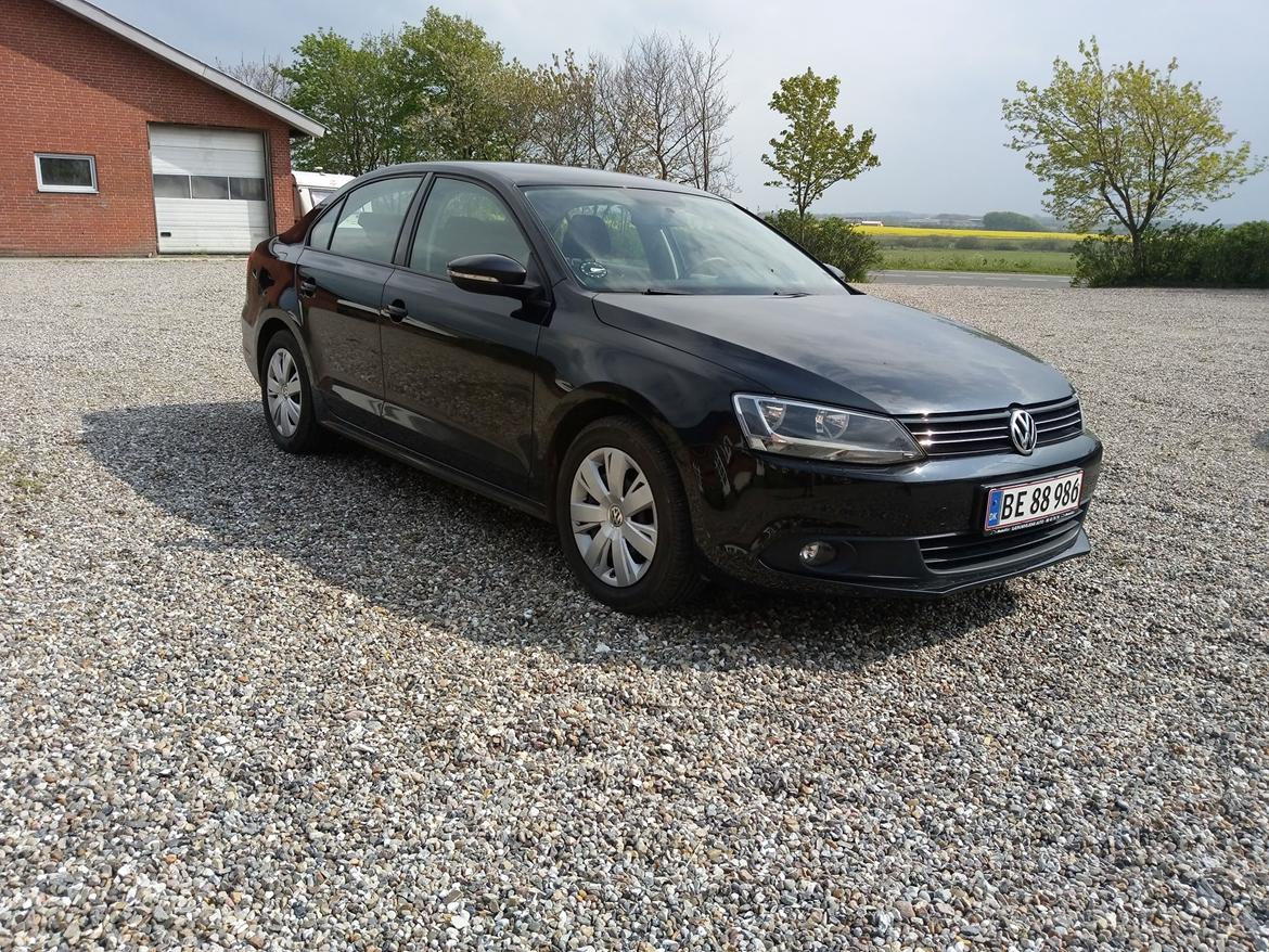 VW Jetta TDI Bluemotion - Jetta VI, 6 år gammel. billede 1