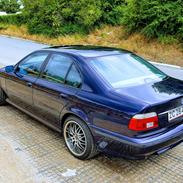 BMW 528i 