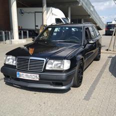 Mercedes Benz S124 - 300TD Turbo