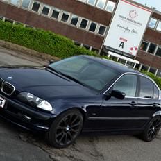 BMW E46 323I 