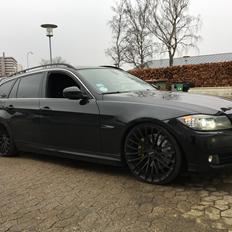 BMW E91 LCI 330D
