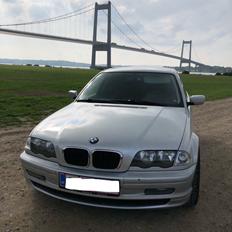 BMW 323i 3er-serie - E46