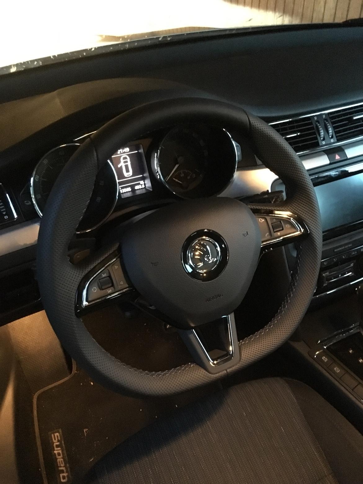 Skoda Superb Combi Elegance 3,6 FSI V6 DSG 4x4 - Nyt fladbunds MF rat med DSG billede 11