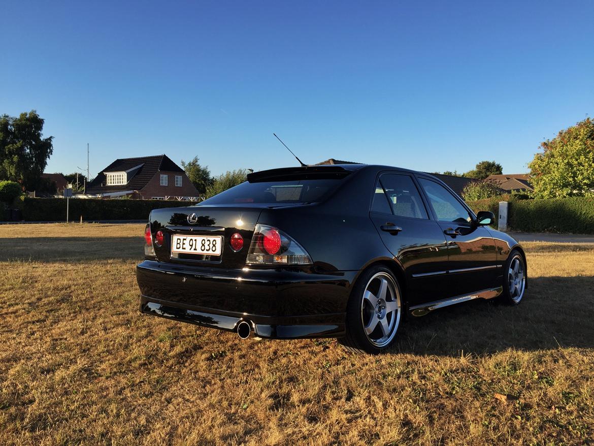 Lexus IS200 Sport billede 2