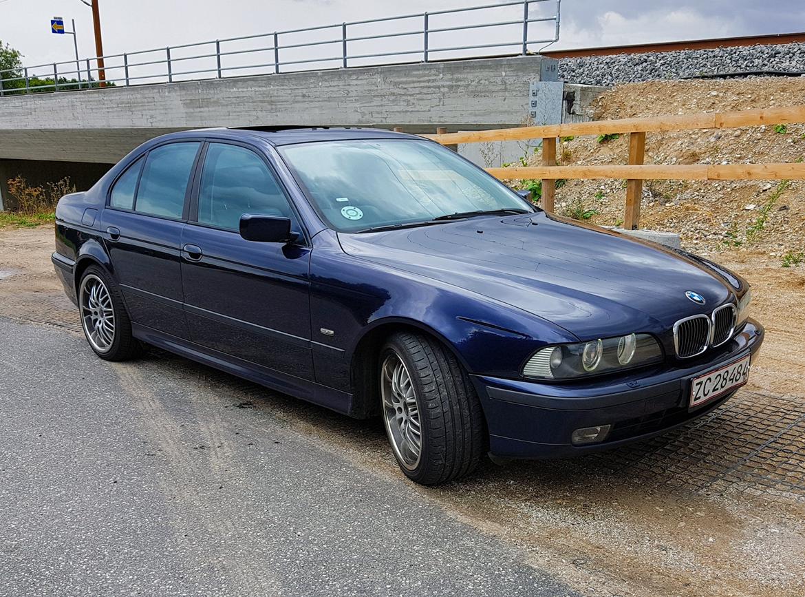BMW 528i  billede 1
