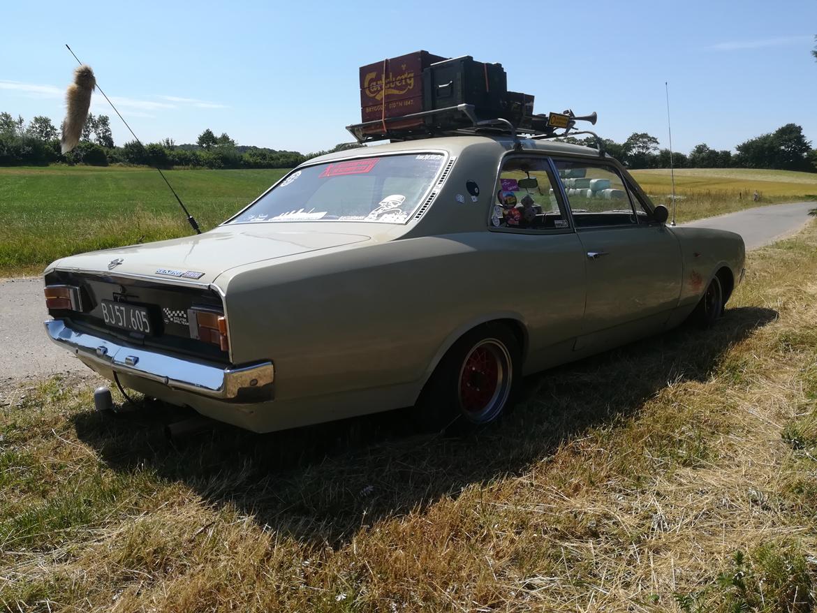 Opel Rekord c hugget op billede 11