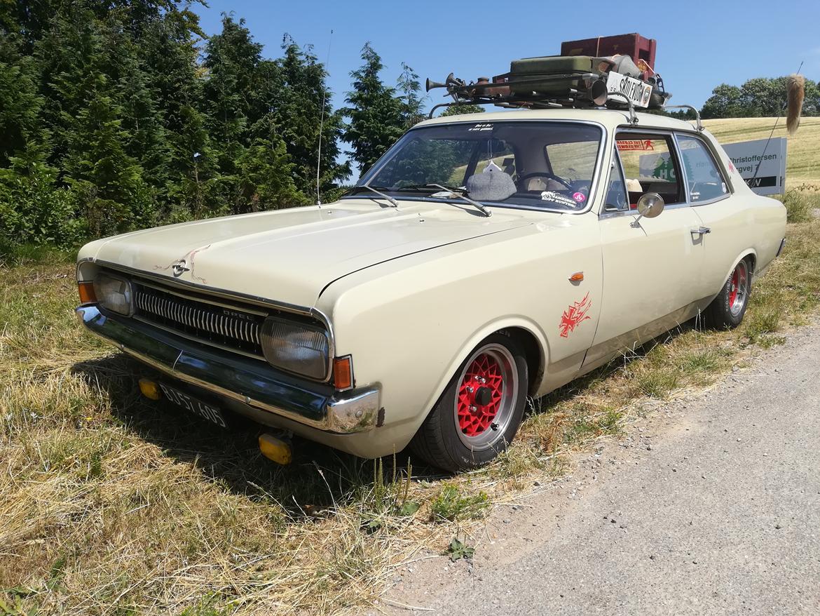Opel Rekord c hugget op billede 14