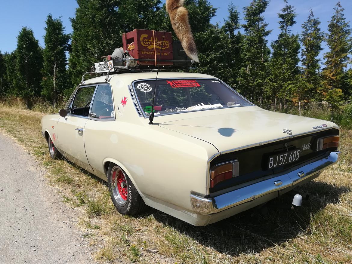 Opel Rekord c hugget op billede 13