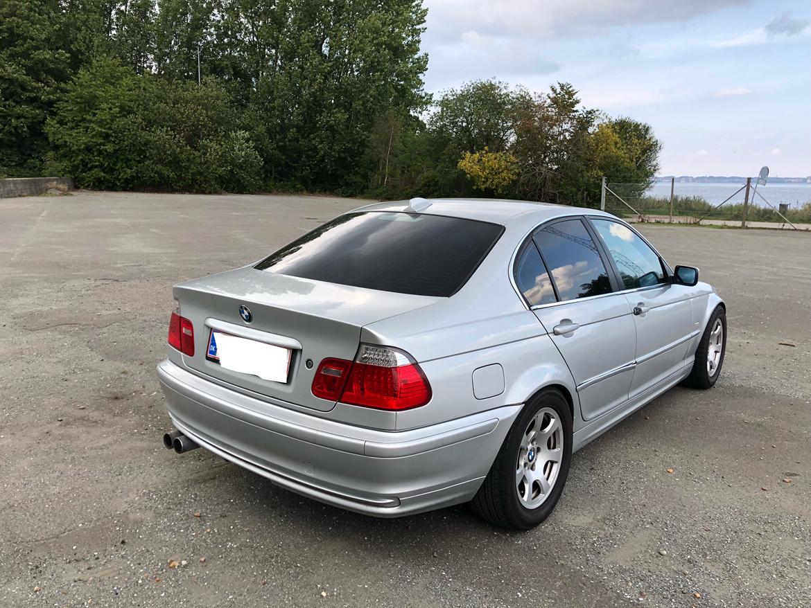 BMW 323i 3er-serie - E46 billede 3