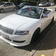 Audi A4 Cabriolet 2,4 V6 Med FEED LYD