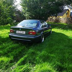 BMW E39 528ia Solgt 