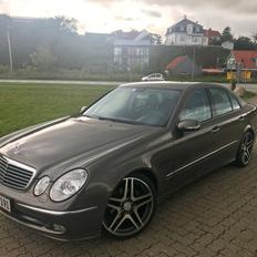 Mercedes Benz E320 CDI Avantgarde 