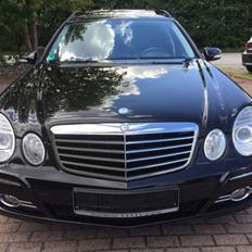 Mercedes Benz E320 T CDI Avantgarde