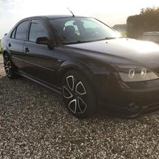 Ford Mondeo mk3. 2.5 v6 hatchback