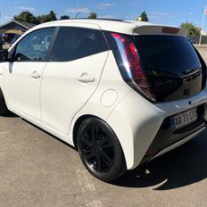 Toyota Aygo X-wave Sky