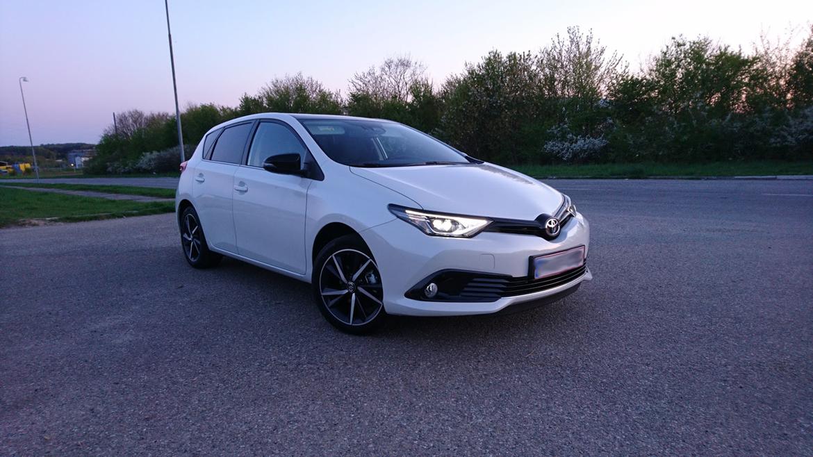 Toyota Auris II T2 Selected 1,2Turbo billede 1