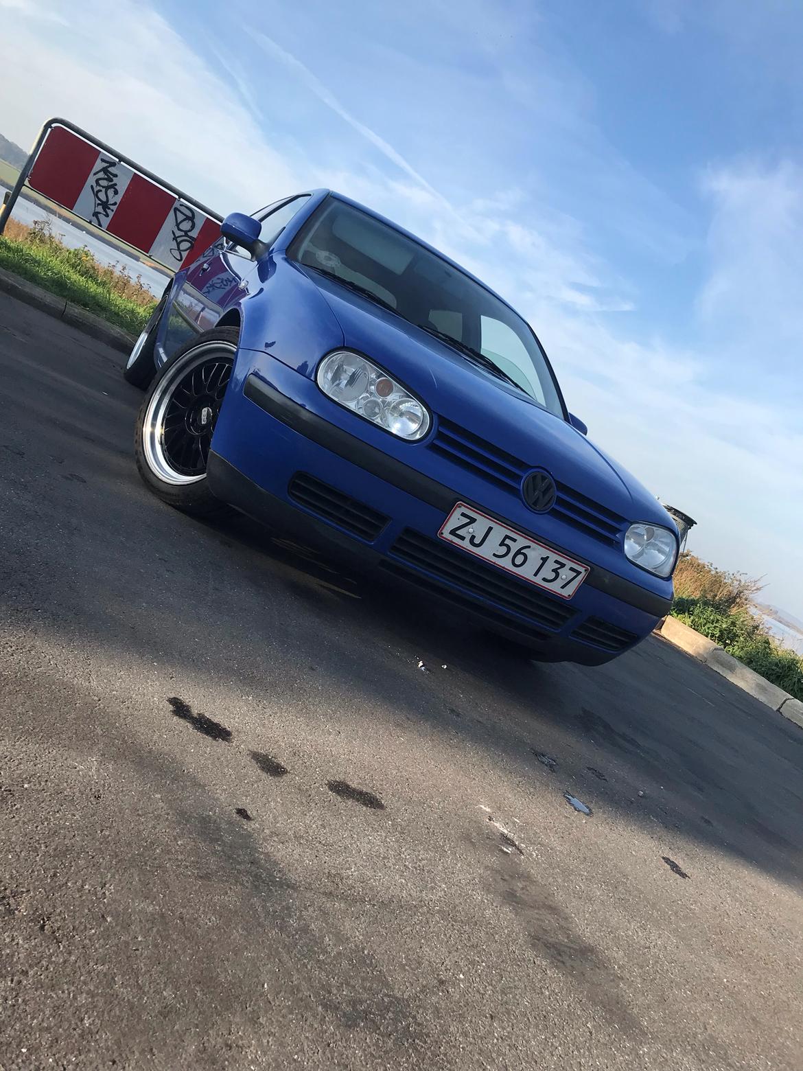 VW Golf 4 billede 1