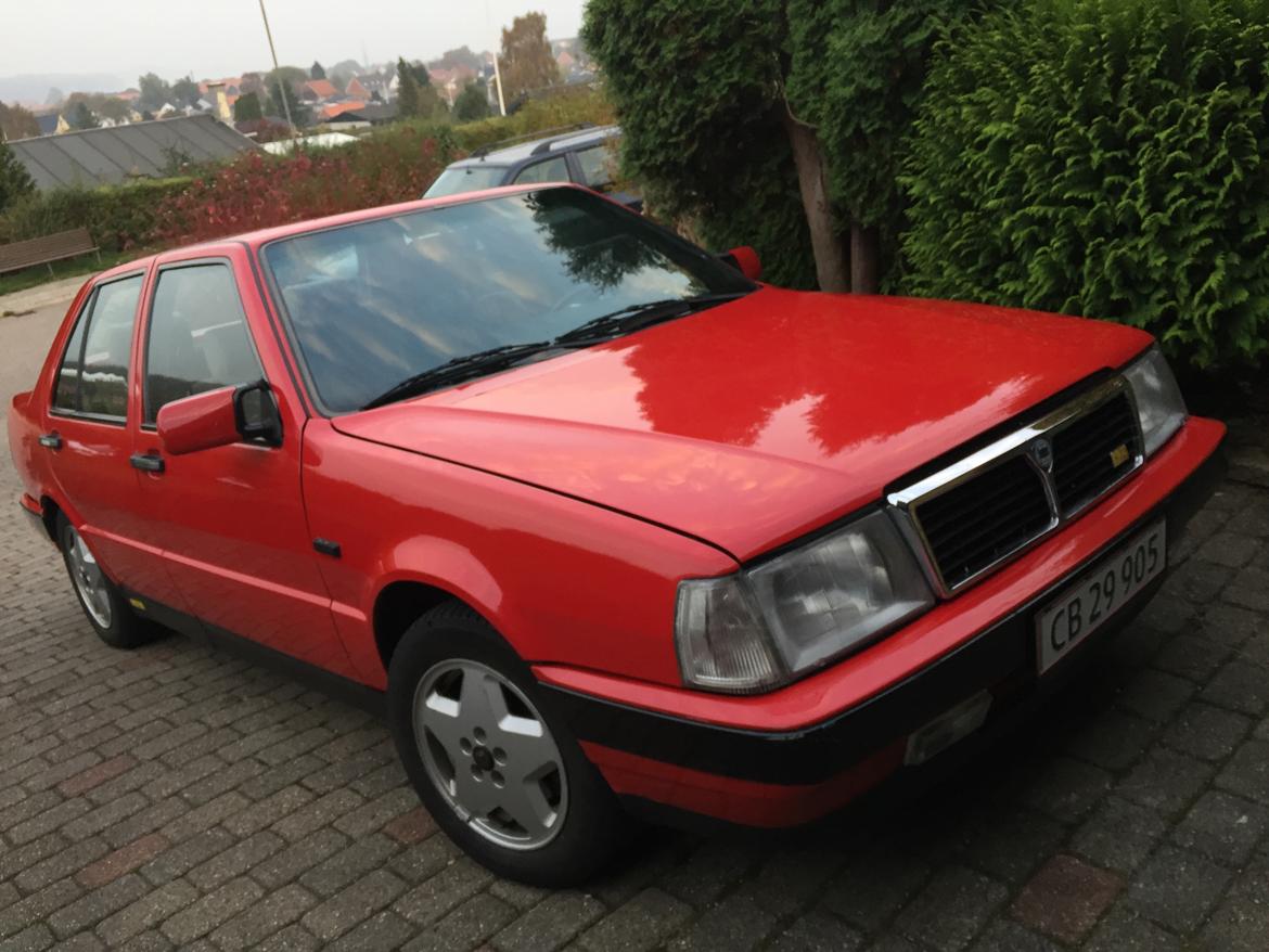 Lancia Thema 8.32 (Serie 1) Limited Rosso Corsa 1 of 32 billede 3
