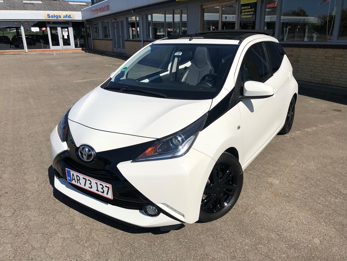 Toyota Aygo X-wave Sky billede 1