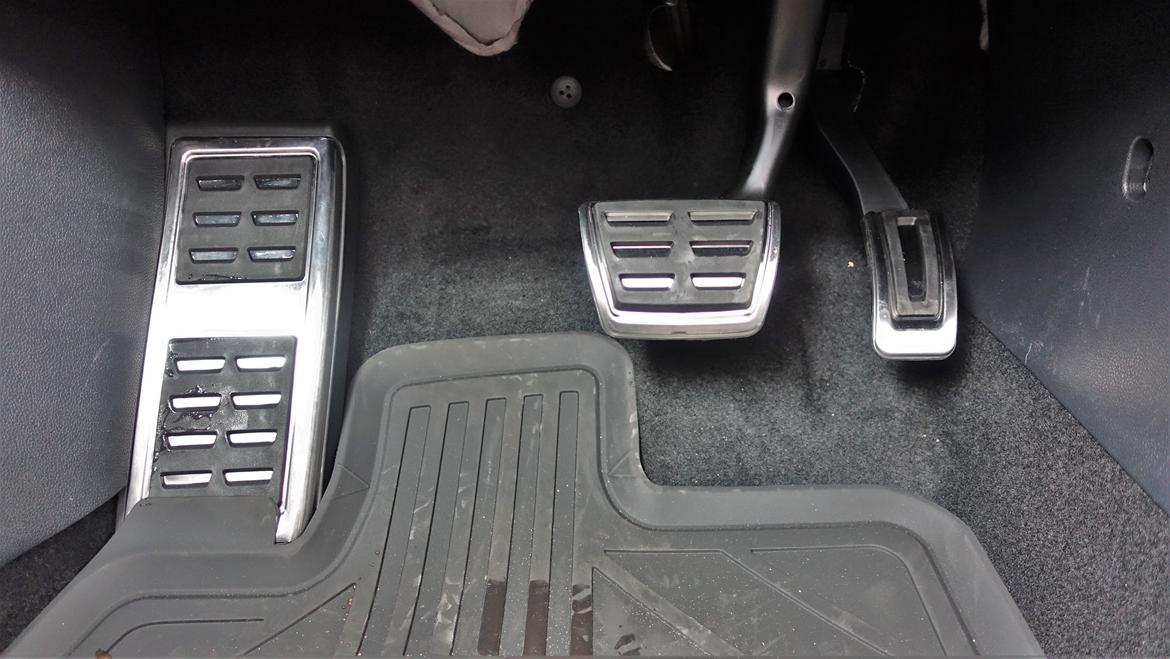 VW T-ROC - Jeg har eftermonteret pedealer i stål billede 15