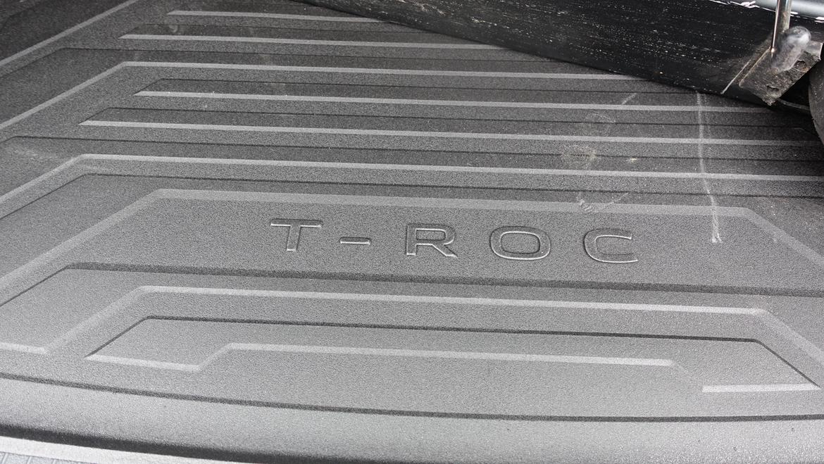 VW T-ROC - Bagagerumsmåtte med logo billede 18