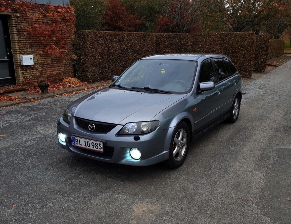 Mazda 323f Sporting 5 dørs billede 1