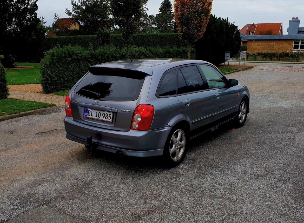 Mazda 323f Sporting 5 dørs billede 3