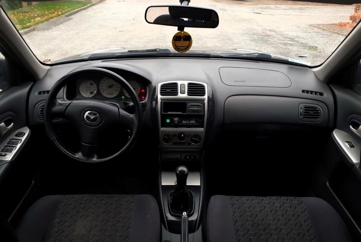 Mazda 323f Sporting 5 dørs billede 5