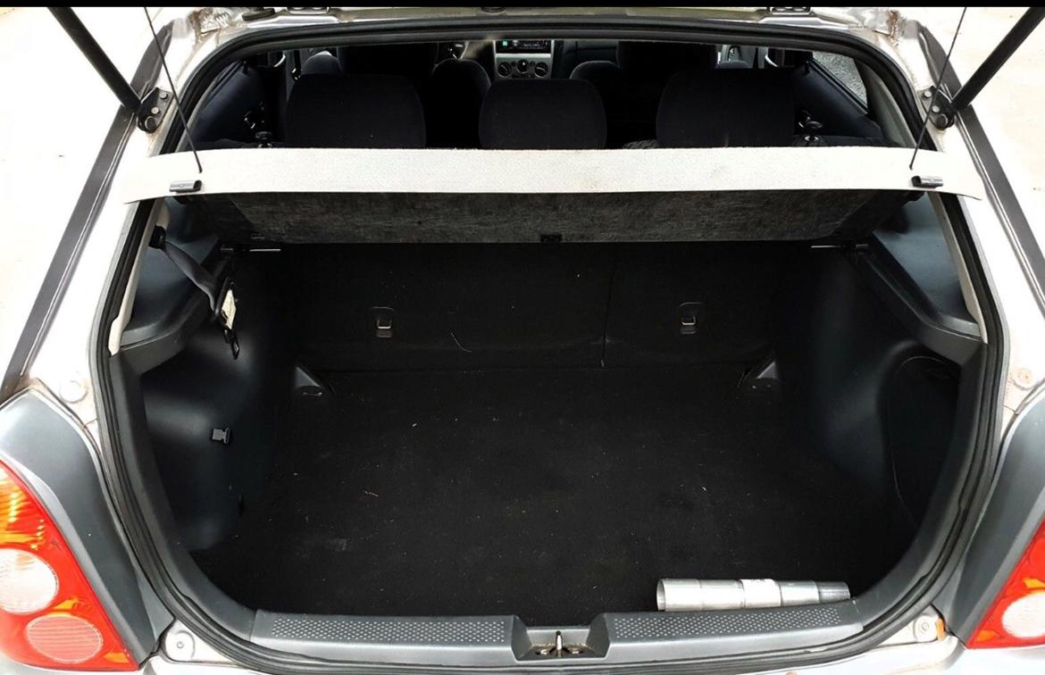 Mazda 323f Sporting 5 dørs billede 7