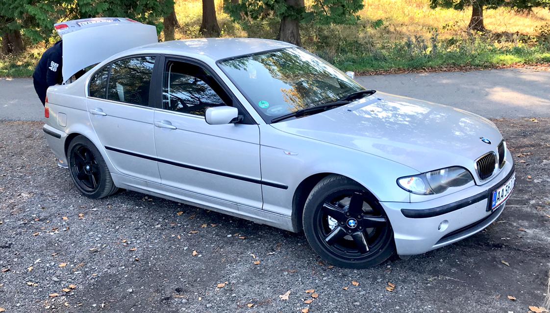 BMW 320 i række 6'er billede 1