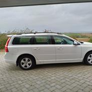 Volvo V70 2,4D Momentum Business