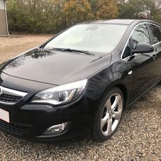 Opel Astra J Sport 2.0´CDTi