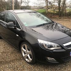 Opel Astra J Sport 2.0´CDTi