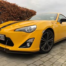 Toyota "Toyobaru" GT86
