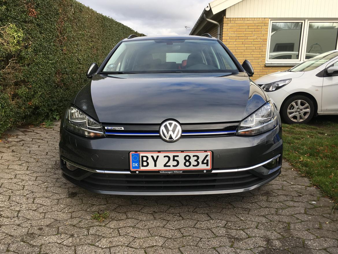 VW Golf variant SOLGT - Efter polering og forsegling i privaten. billede 1