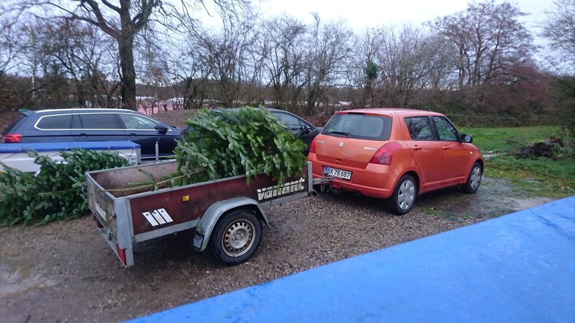 Suzuki Swift ( Madam Orange) Solgt - ude af hente juletræ :D billede 3