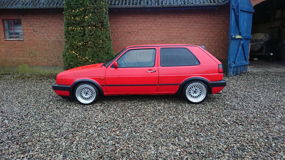 VW Golf 2 - Skulle lige prøve min kammarats nye fælge :) billede 9