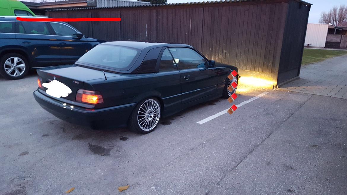 BMW 318 i cabriolet (TOTALSKADET) billede 4