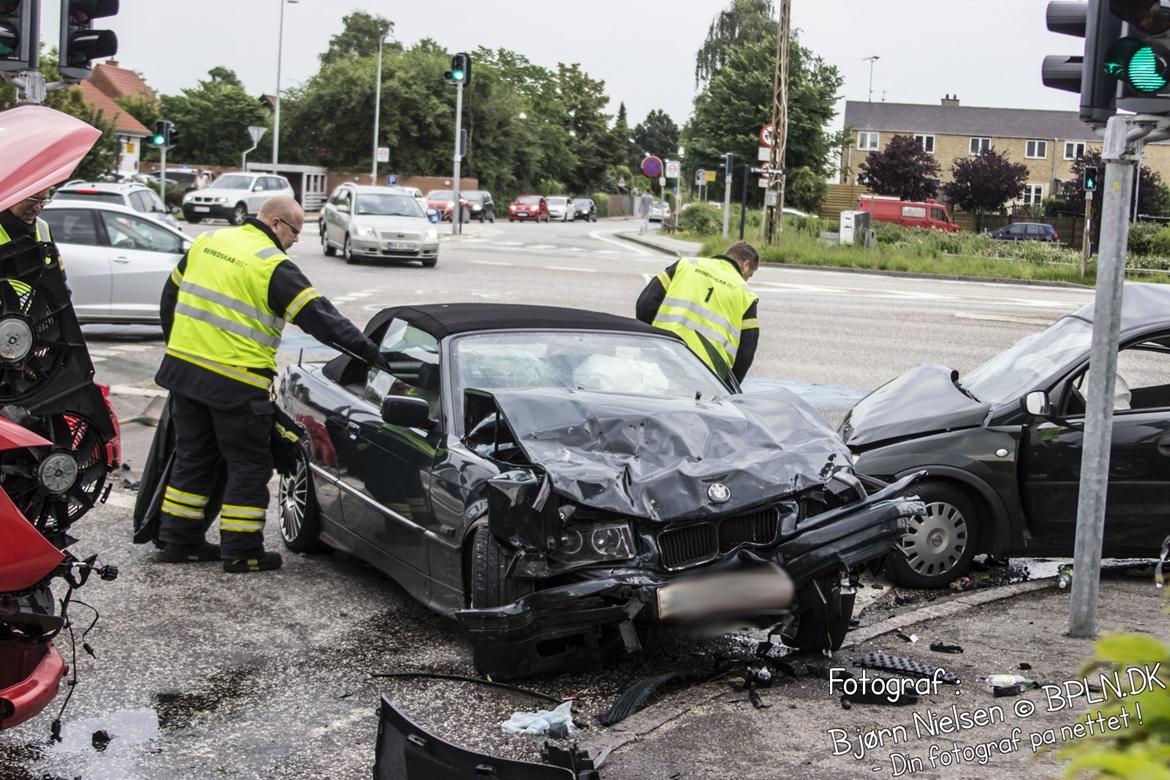 BMW 318 i cabriolet (TOTALSKADET) billede 7