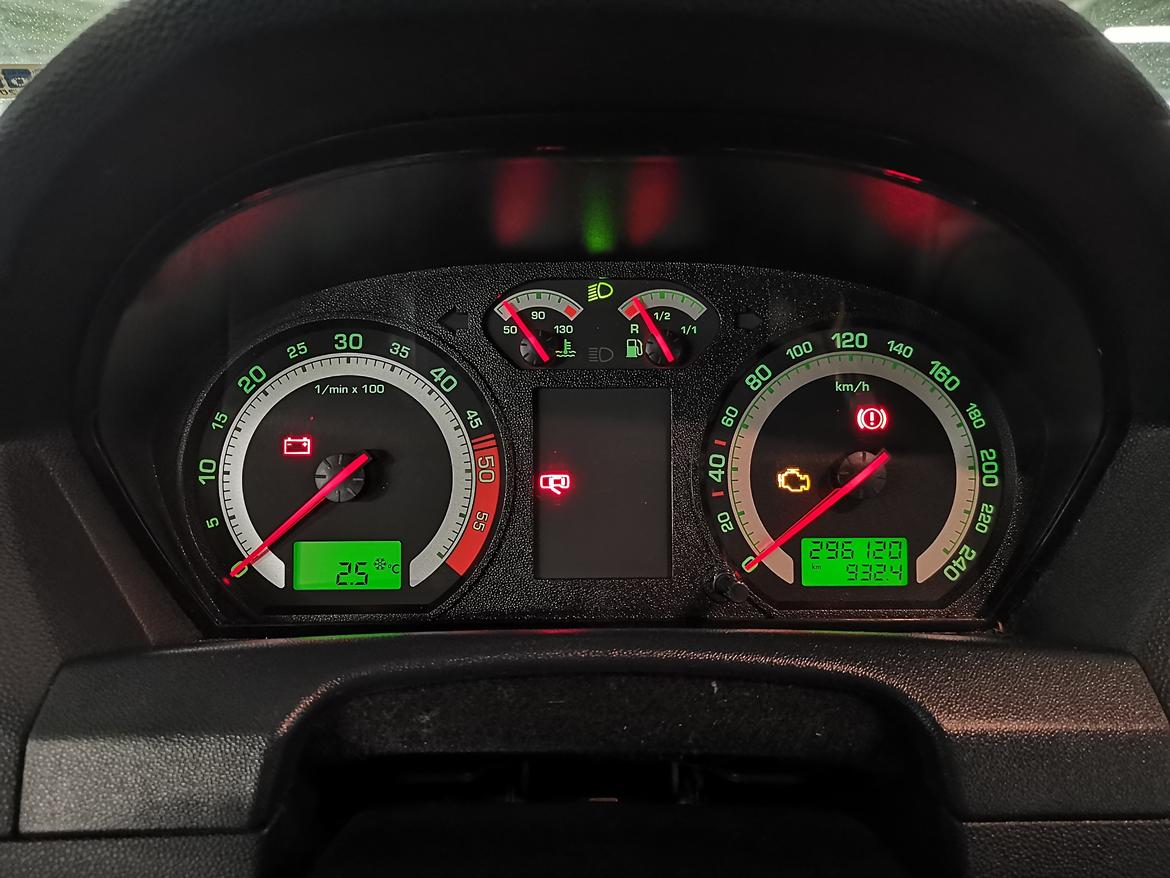 Skoda Fabia 1.9 TDI PD RS (TOTALSKADET) billede 14