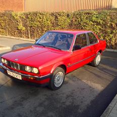 BMW 320i E30
