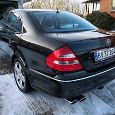 Mercedes Benz Avengard W211 E500