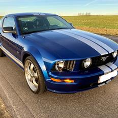 Ford Mustang 4,6 V8 GT Premium