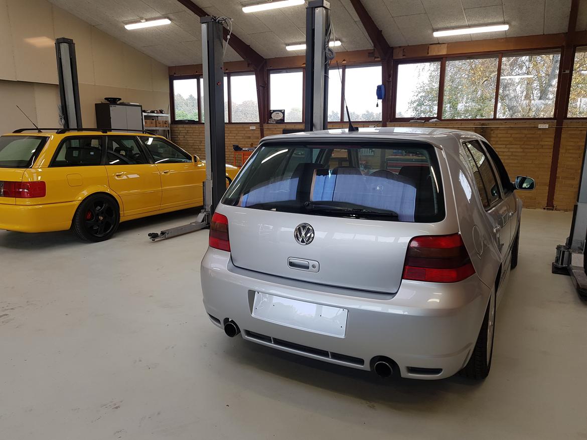 VW Golf IV R32 4-motion billede 2