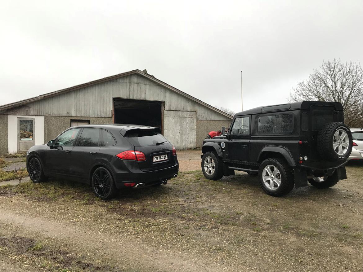 Land Rover Defender TD5 - Her ses den ved siden af min Porsche Cayenne som jeg også har oprettet herinde. billede 15