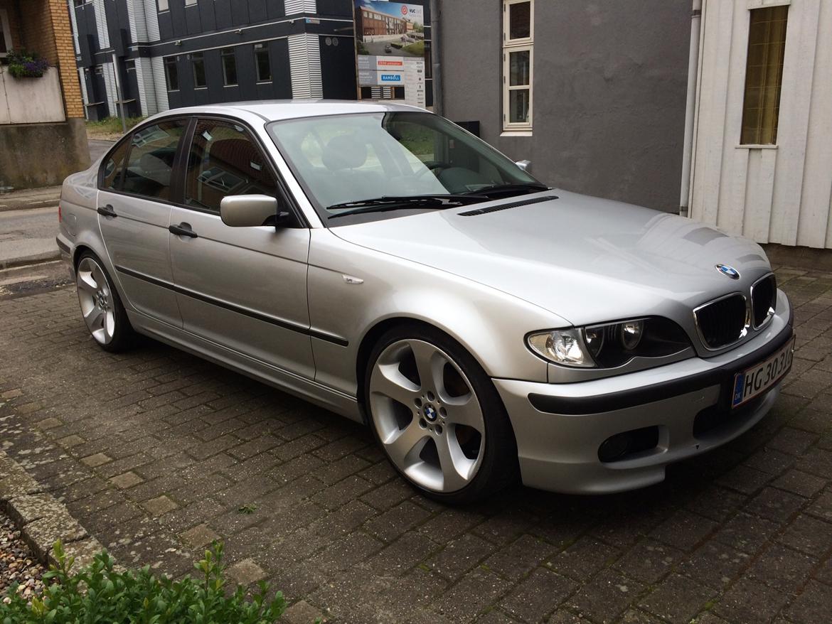 BMW 318i sedan. SOLGT. billede 2